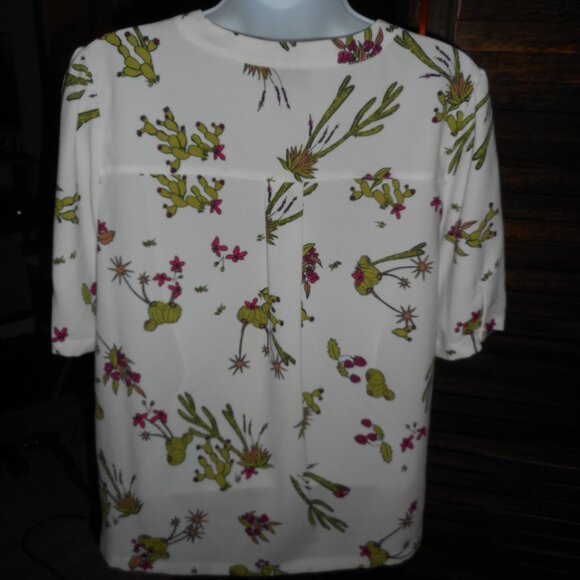 NWOT Modcloth Southwestern cactus print blouse, Size Medium - Picture 6 of 7
